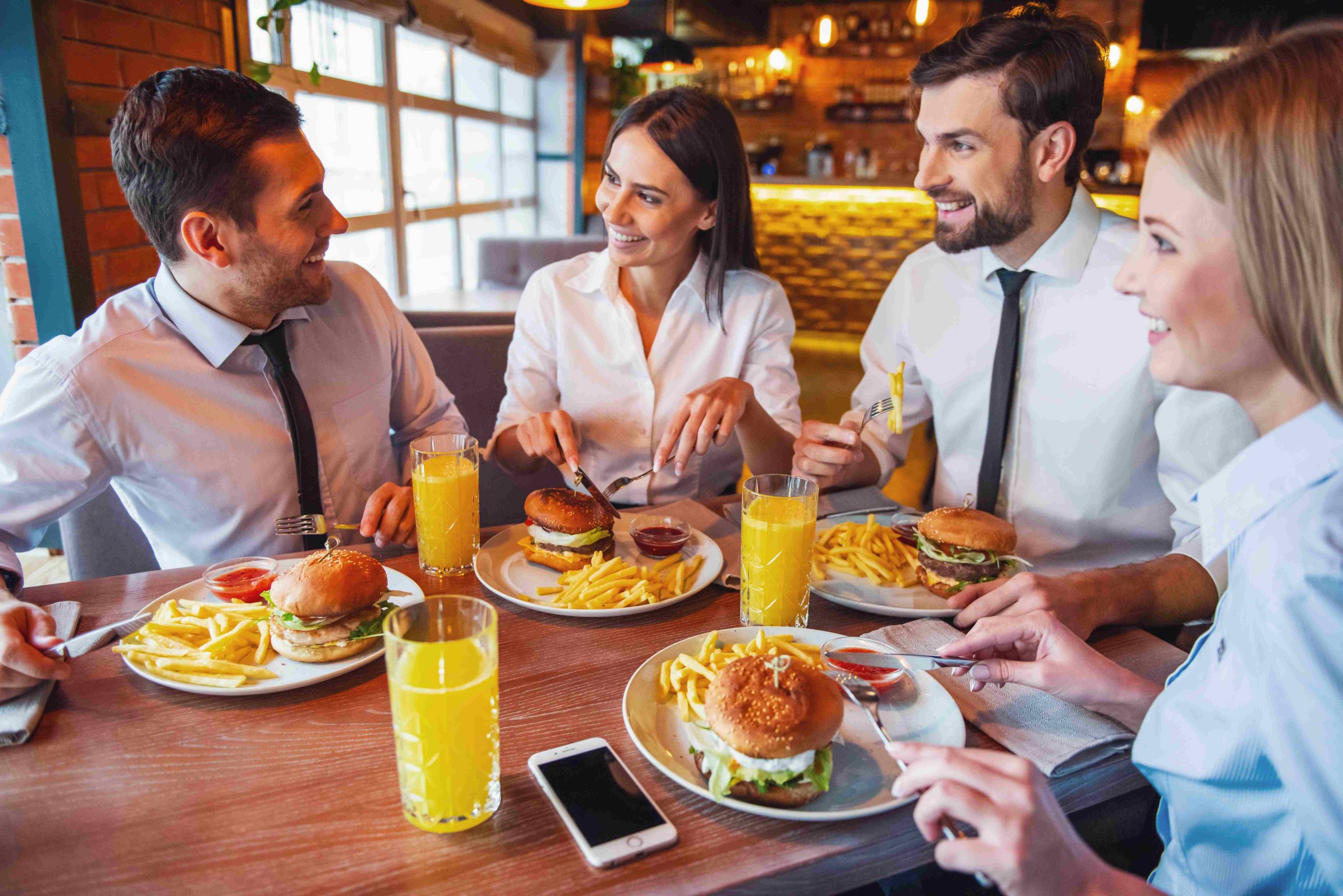 What Makes Friday Business Lunch Dubai Special For Professionals